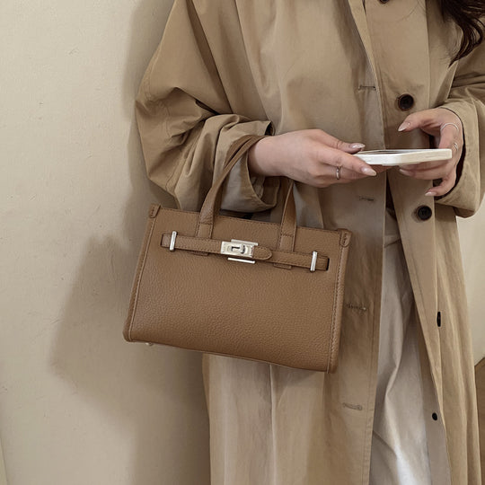 Damen elegante Handtasche mit strukturiertem Kunstleder und geräumigem Innenfach Nord Taschen