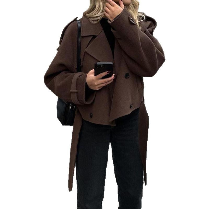 Damen Kurzschnitt Woll-Cabanjacke mit breitem Revers, Bindegürtel und Krempelärmeln Nord Taschen