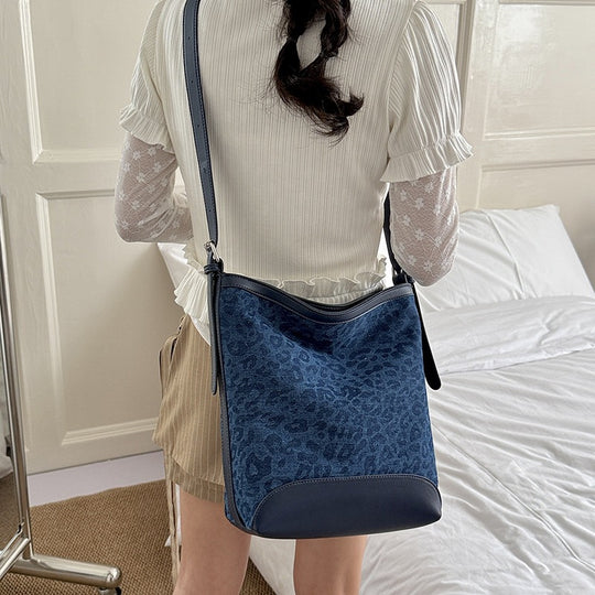Damen Hobo-Tasche mit elegantem Leodruck und verstellbarem Schulterriemen Nord Taschen