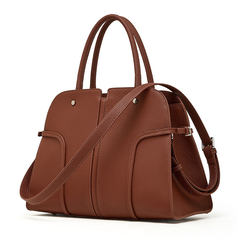 Damen Handtasche mit modernem Schnitt und praktischen Fächern Nord Taschen