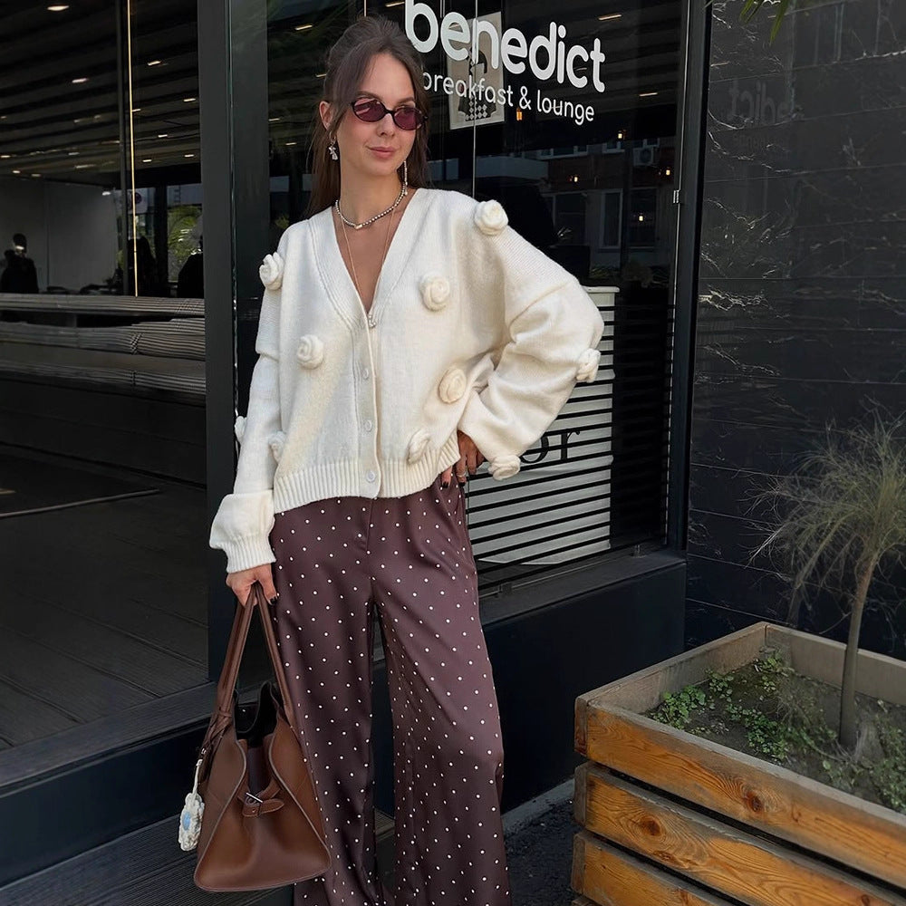 Damen Oversize-Strickcardigan mit dreidimensionalen Rosenapplikationen und V-Ausschnitt Nord Taschen