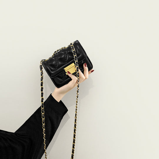 Damen Clutch mit luxuriösem Kettenriemen und klassischer Steppung Nord Taschen