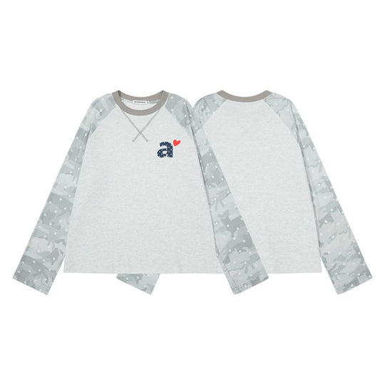 Damen Langarmshirt mit Raglanärmeln, Camouflage-Print und Herz-Initiale Nord Taschen