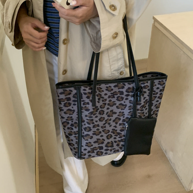 Damen stilvolle Shopper-Tasche im modernen Animal-Print Nord Taschen