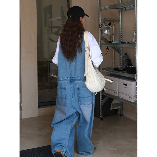 Damen Weite Denim‑Latzhose im Baggy‑Stil mit tiefem V‑Ausschnitt und Knopfleiste Nord Taschen