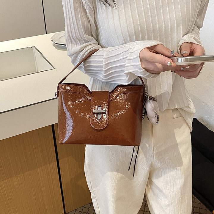 Damen edle Umhängetasche mit verstellbarem Kettengurt und stilvollem Verschluss Nord Taschen