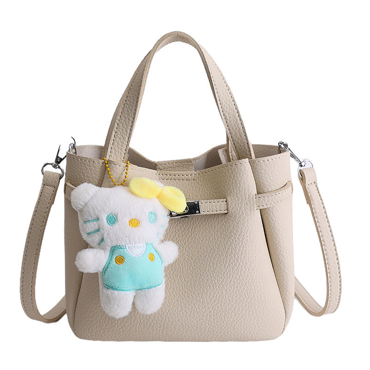Damen Mini-Handtasche mit kuscheligem Anhänger Nord Taschen