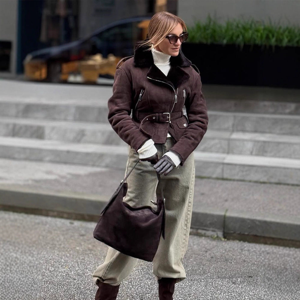 Damen Kurzjacke im Biker‑Style aus Velourslederoptik mit Teddyfutter und Taillengürtel Nord Taschen