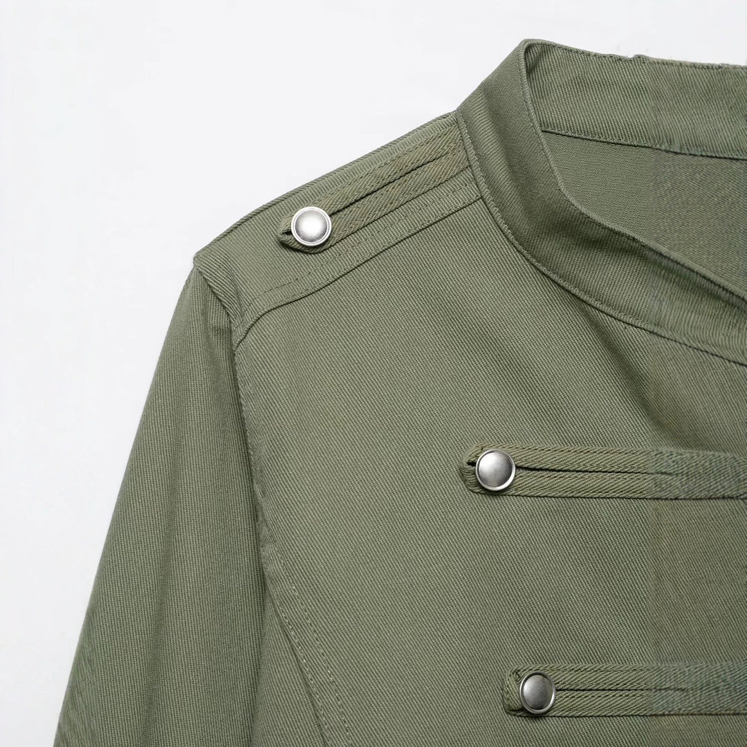 Damen Cropped Offiziersjacke im Military‑Look mit Stehkragen und dekorativen Druckknopfleisten Nord Taschen