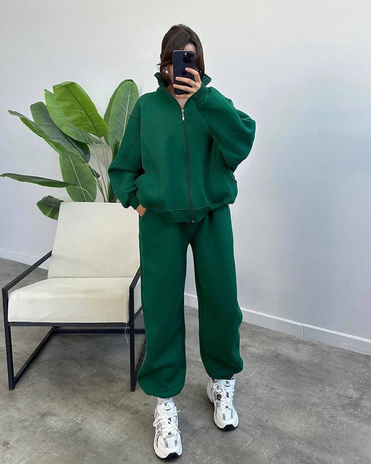 Damen Oversize Fleece-Set mit Reißverschlussjacke und weiten Jogginghosen Nord Taschen