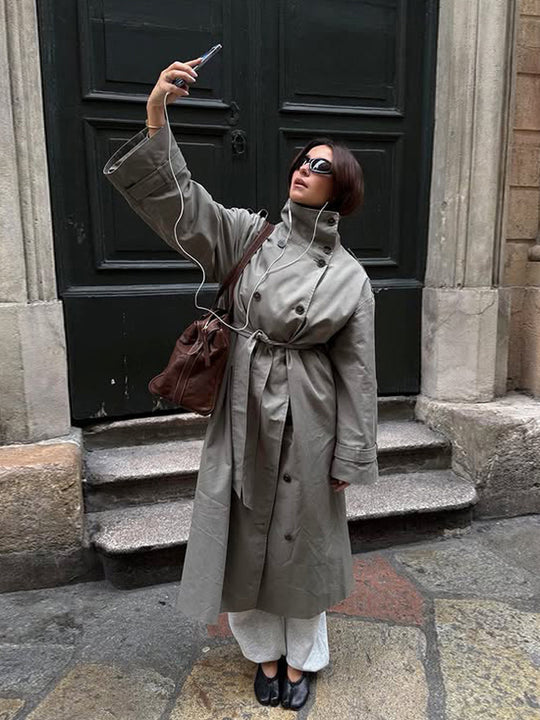 Damen Maxi-Trenchcoat mit hohem Stehkragen, doppelreihiger Knopfleiste & Taillengürtel Nord Taschen