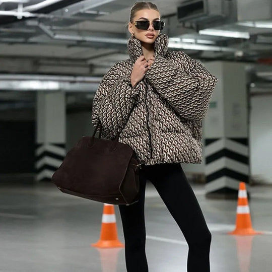 Damen Kurz gesteppte Oversize-Steppjacke mit hohem Schalkragen Nord Taschen