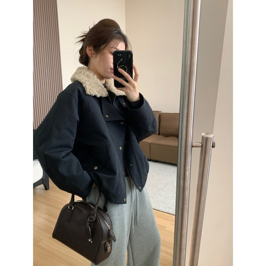 Damen Kurze Oversize-Bomberjacke mit Teddykragen und Druckknopfdetails Nord Taschen