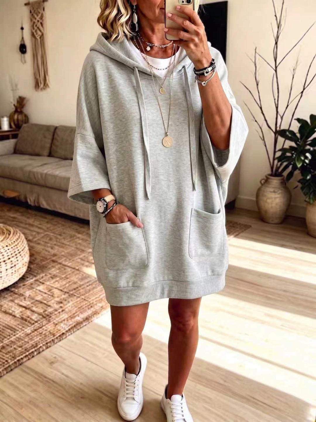 Damen Oversize Hoodie-Kleid mit Kängurutaschen und halblangen Ärmeln Nord Taschen