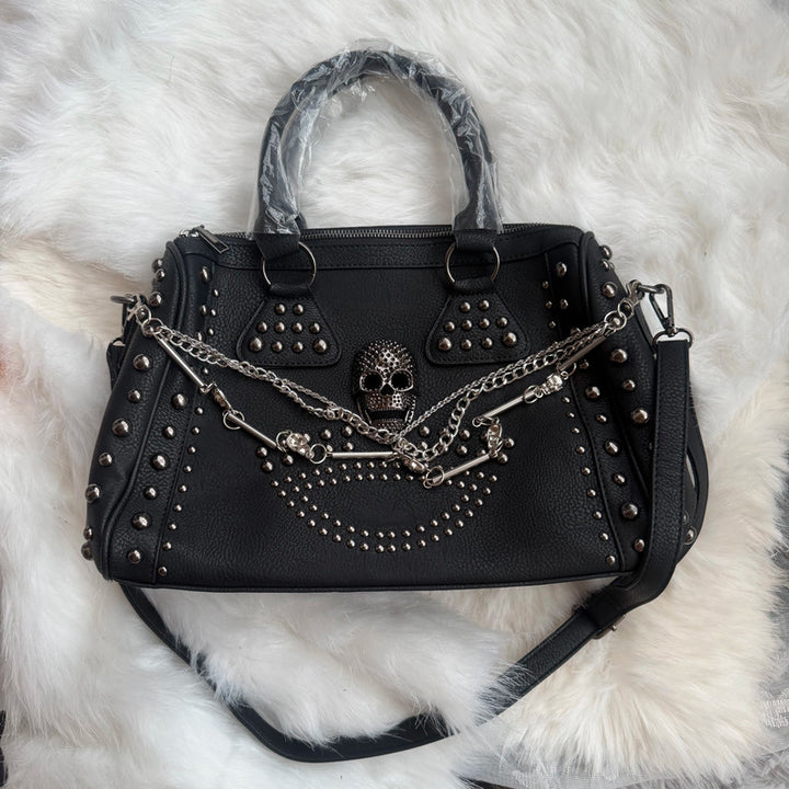 Damen Hobo-Tasche mit dekorativem Totenkopf-Design und robusten Nieten Nord Taschen