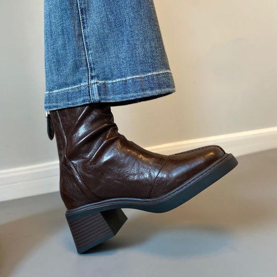 Damen knöchelhohe Lederstiefelette mit quadratischer Zehenpartie und rückseitigem Reißverschluss Nord Taschen