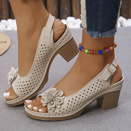 Damen modische Sling-Sandalen mit dekorativem Blumenapplikation