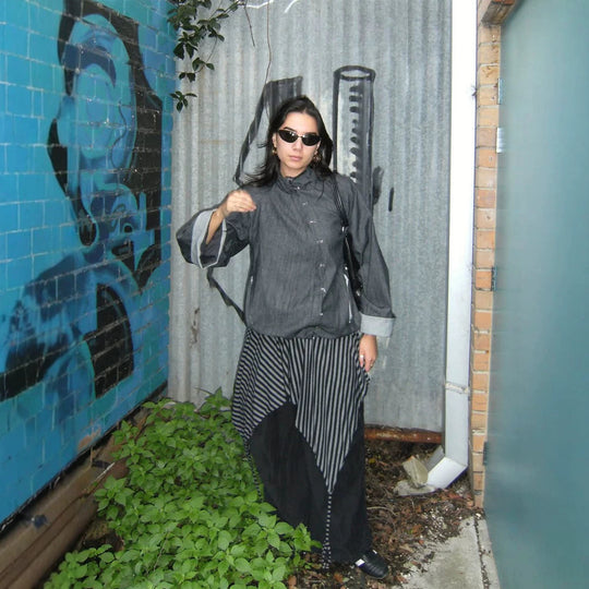 Damen Oversize-Boxy-Jacke mit asymmetrischem Druckknopfverschluss und Ärmeltasche Nord Taschen