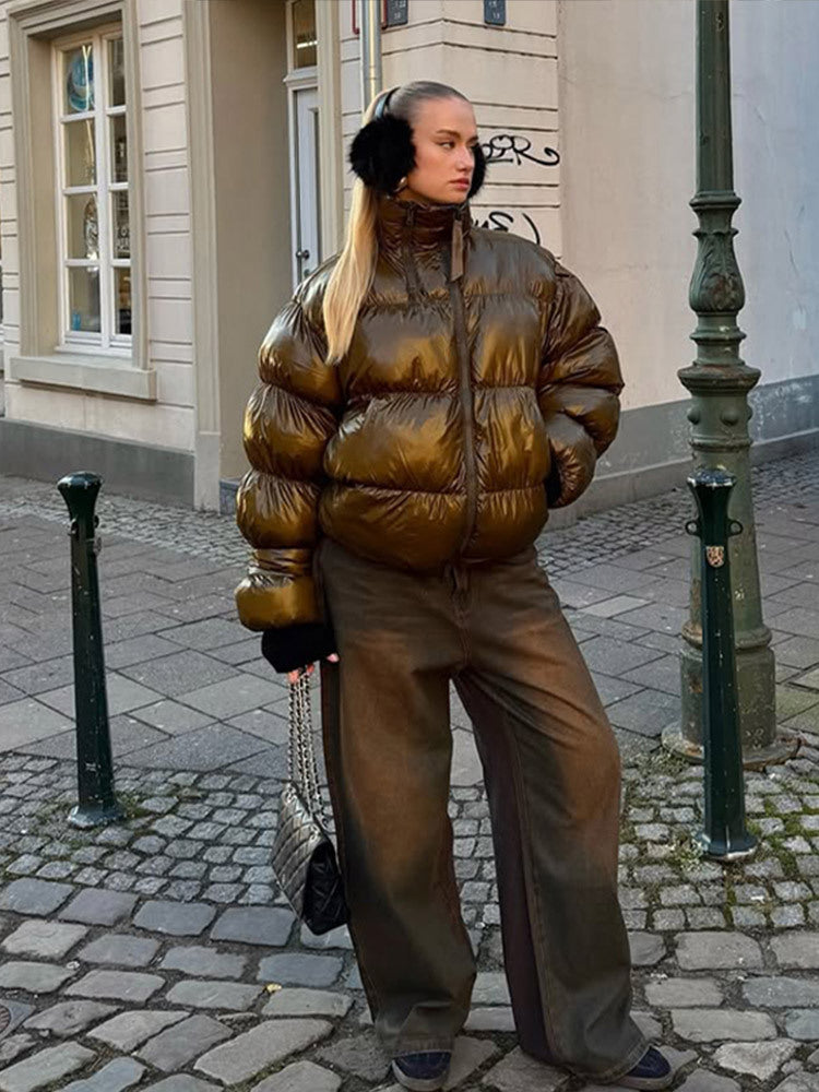Damen Glänzende Oversize-Steppjacke mit Kapuze und hohem Stehkragen Nord Taschen