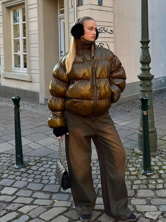 Damen Glänzende Oversize-Steppjacke mit Kapuze und hohem Stehkragen Nord Taschen