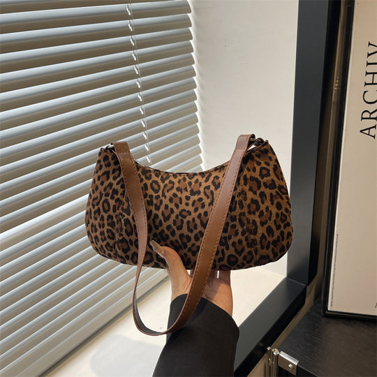 Damen Umhängetasche mit luxuriösem Wildleder-Finish und praktischem Schulterriemen Nord Taschen