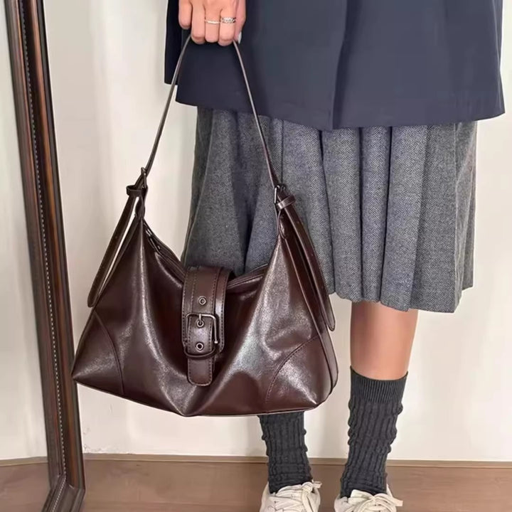 Damen Hobo-Tasche mit modischem Kettenakzent und verstellbarem Schulterriemen Nord Taschen