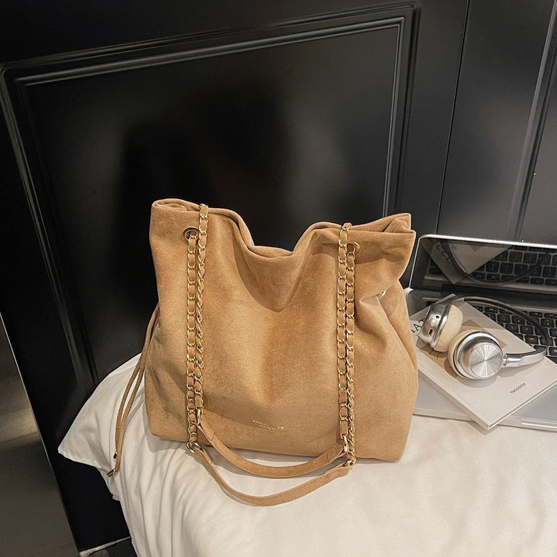 Damen elegante Hobo-Tasche aus Samt mit einzigartigem Anhänger Nord Taschen