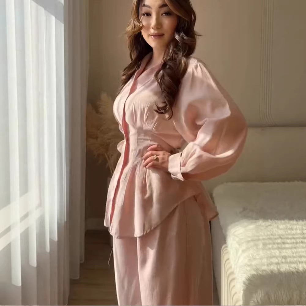 Damen Elegantes zweiteiliges Satin-Loungewear-Set mit taillierter Bluse und weitem Hosenbein Nord Taschen