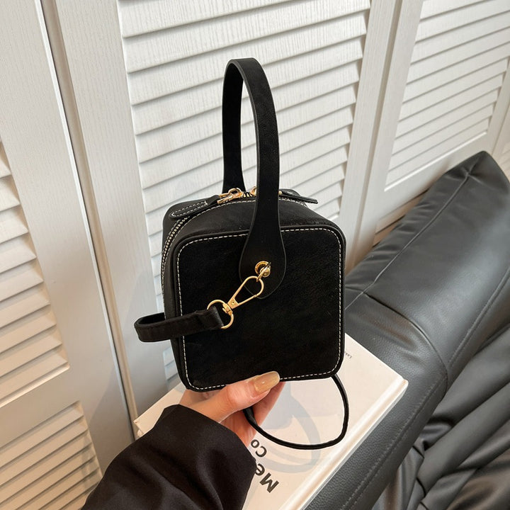 Damen Mini-Handtasche mit abnehmbarem Schulterriemen und elegantem Klappverschluss Nord Taschen