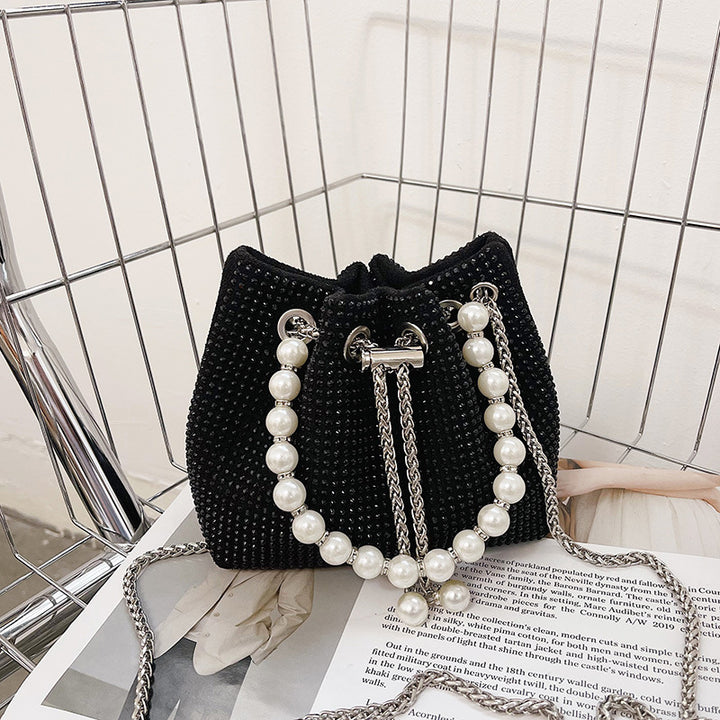 Damen Glitzernde Beuteltasche mit verspieltem Kettenriemen Nord Taschen
