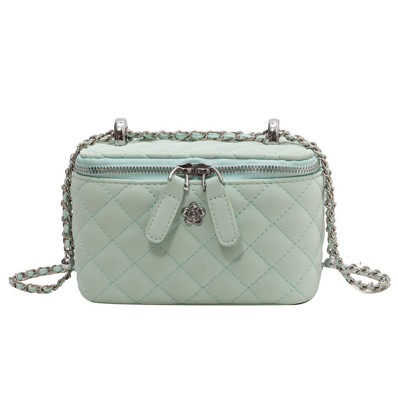 Damen Umhängetasche mit zeitgemäßer Steppung und elegantem Reißverschluss Nord Taschen