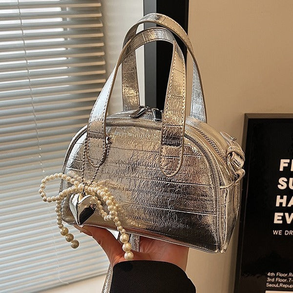 Damen Mini-Handtasche mit stilvollem Krokodil-Look und abnehmbarem Anhänger | Nord Taschen