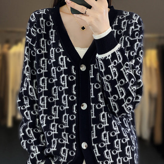 Damen Gemusterter Jacquard-Strickcardigan mit V-Ausschnitt und Perlmuttknöpfen Nord Taschen