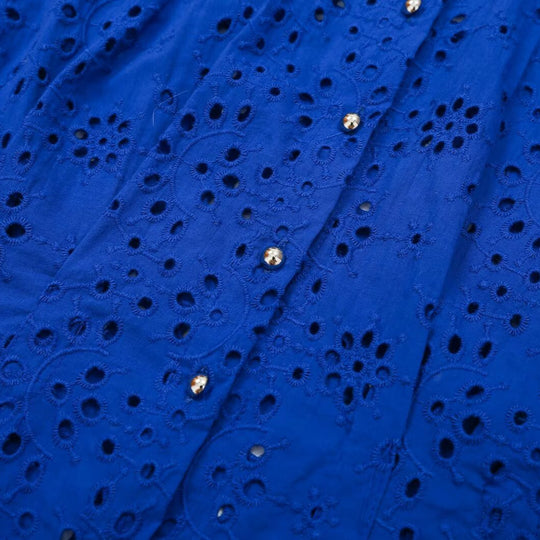 Damen Ärmellose Lochstickerei-Bluse mit Hemdkragen und Perlmuttknopfleiste Nord Taschen