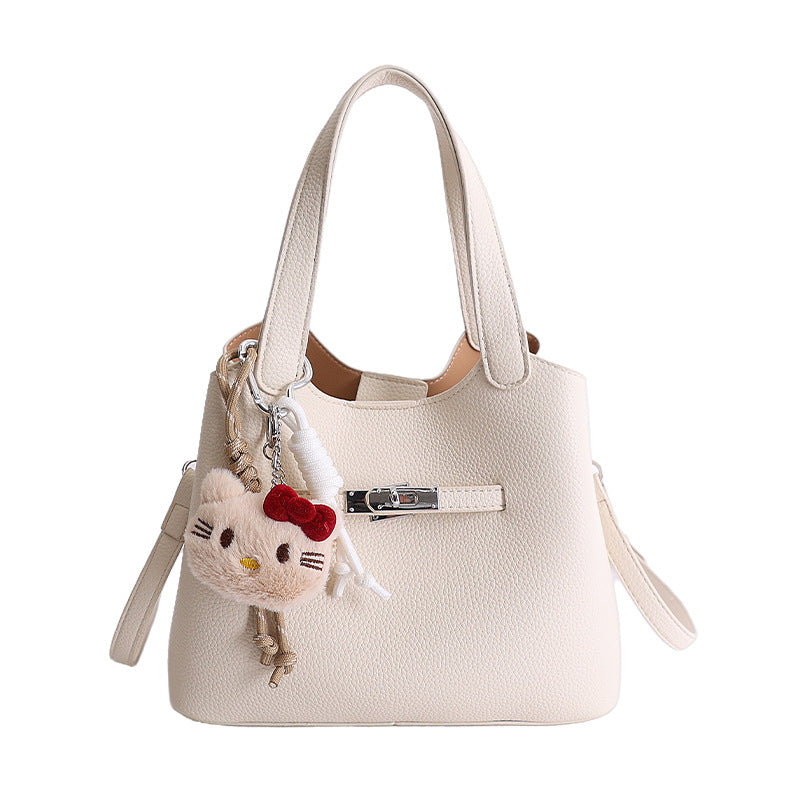 Damen Designer Handtasche mit charmantem Anhänger Nord Taschen