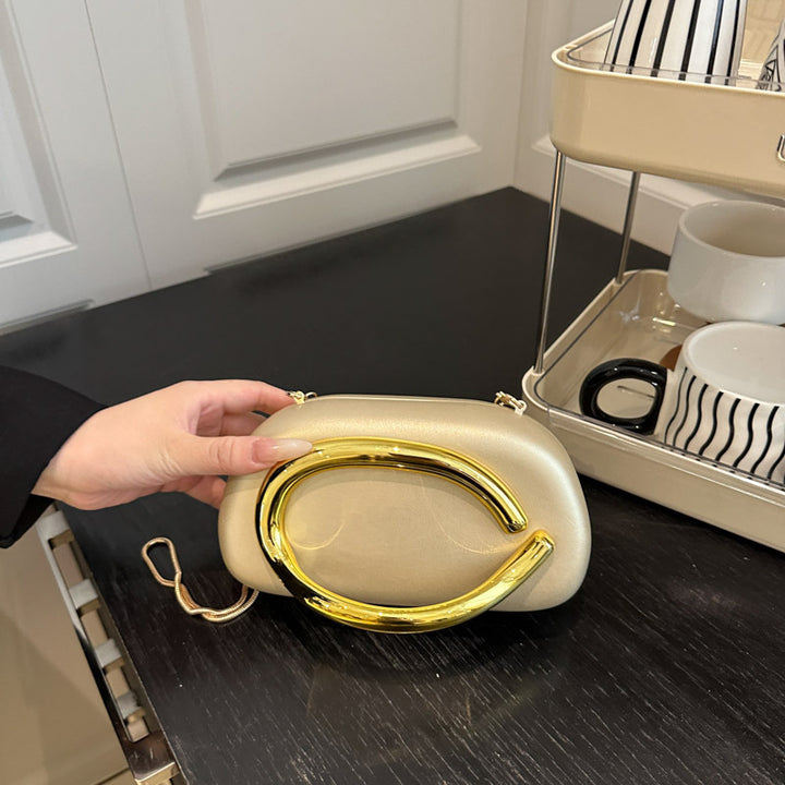 Damen-Clutch mit edlem Metallgriff Nord Taschen