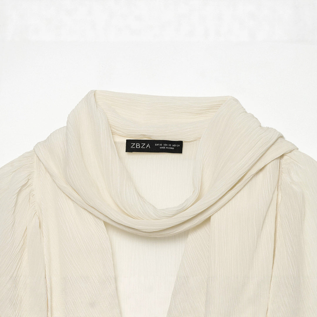 Damen Leichte Crêpe‑Bluse mit drapiertem Schalkragen und Ballonärmeln Nord Taschen
