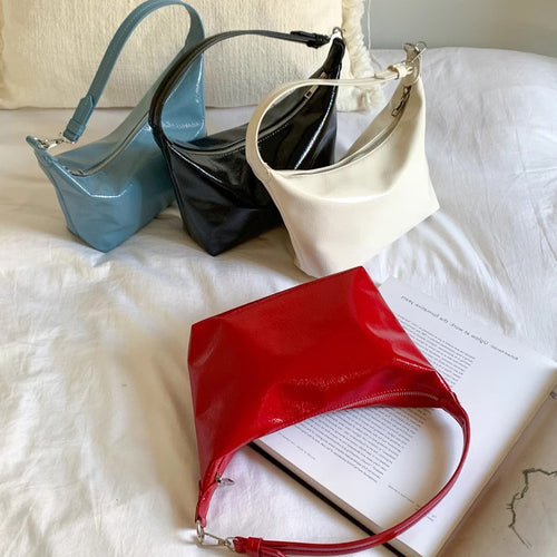 Damen Hobo-Tasche mit glänzender Oberfläche und modernem Design Nord Taschen