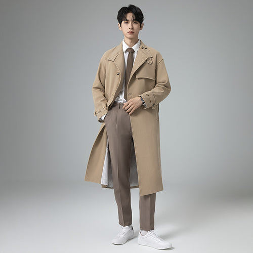 Herren Langer moderner Trenchcoat aus leichtem Twill mit verdeckter Knopfleiste und Taillenriegel Nord Taschen