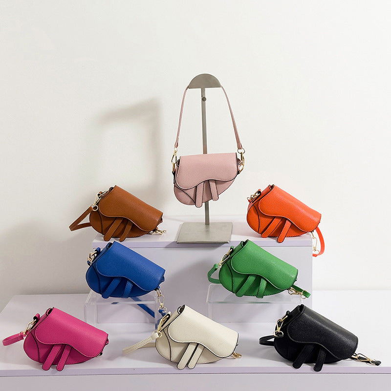 Damen elegante Umhängetasche mit einzigartigem Faltendesign und verstellbarem Riemen Nord Taschen
