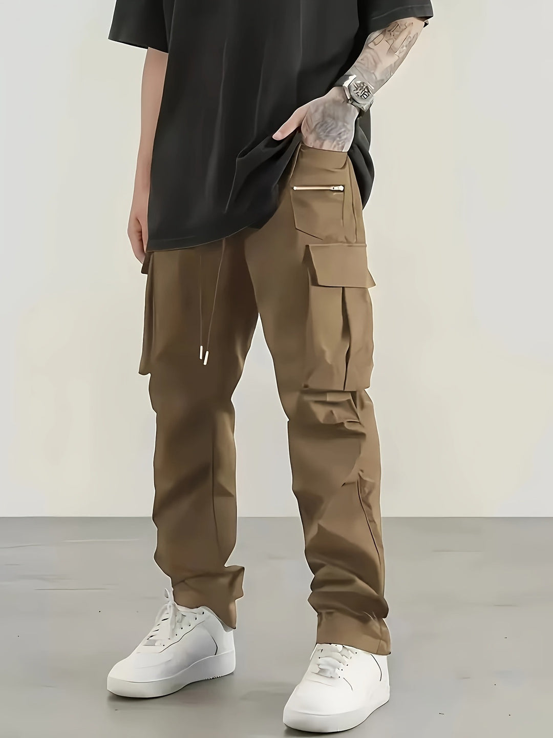 Herren utilitaristische Cargohose mit Reißverschluss‑Tasche, Klappen & Kordelbund Nord Taschen