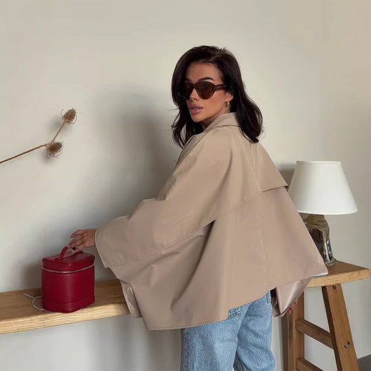 Damen Oversize Cropped-Jacke mit voluminösen Fledermausärmeln und Hemdkragen Nord Taschen