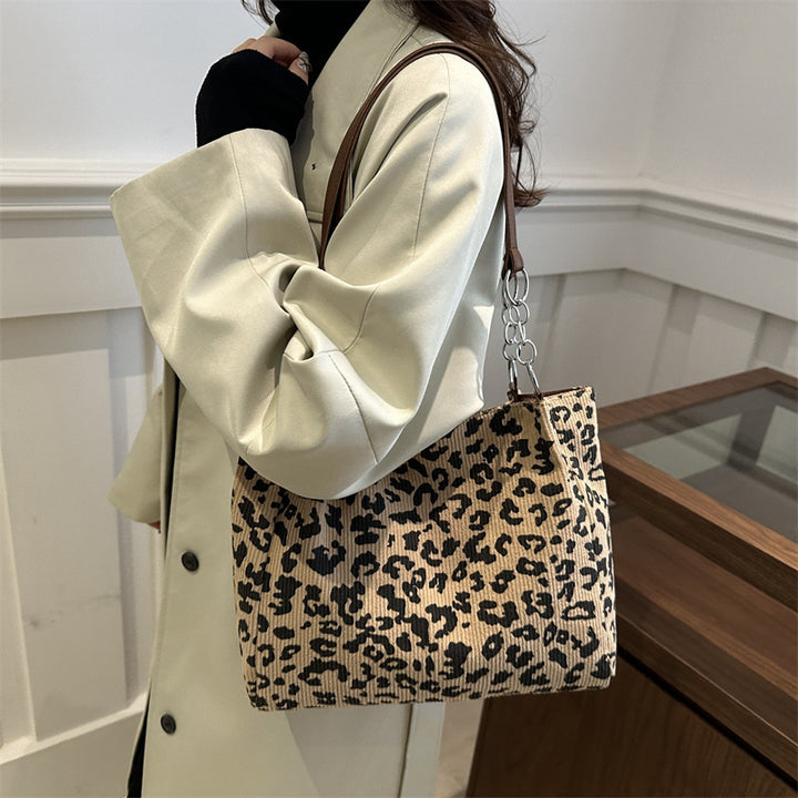 Damen Beuteltasche im modernen Leopardenmuster Nord Taschen