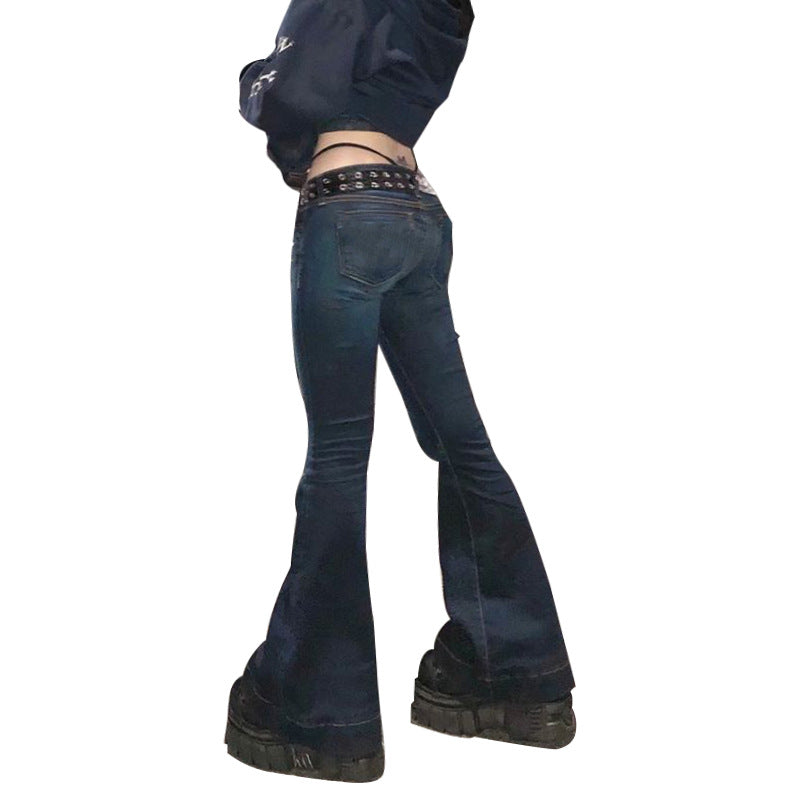 Damen tief sitzende Schlagjeans mit schmaler Oberschenkelpartie und weitem Saum Nord Taschen