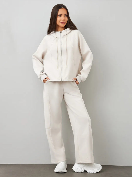 Damen Oversize-Zip-Hoodie mit Kängurutasche und hochgeschnittener Sweathose mit weiter Beinführung Set Nord Taschen