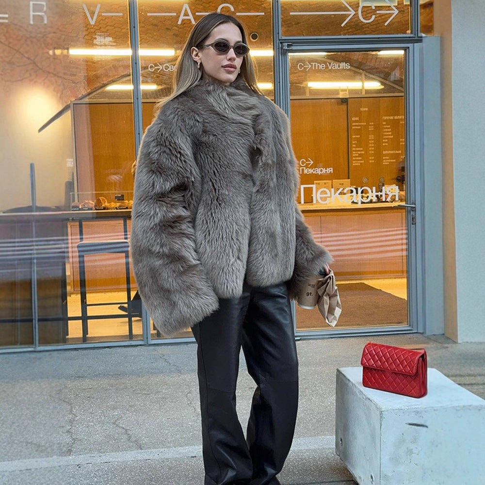 Damen Kurzmantel aus luxuriösem Teddy-Kunstpelz mit Ballonärmeln und Schalkragen Nord Taschen