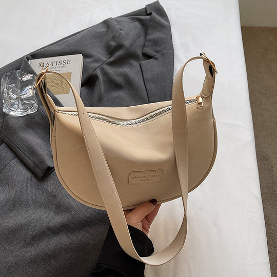 Damen elegante Umhängetasche mit lässiger Silhouette und verstellbarem Riemen Nord Taschen