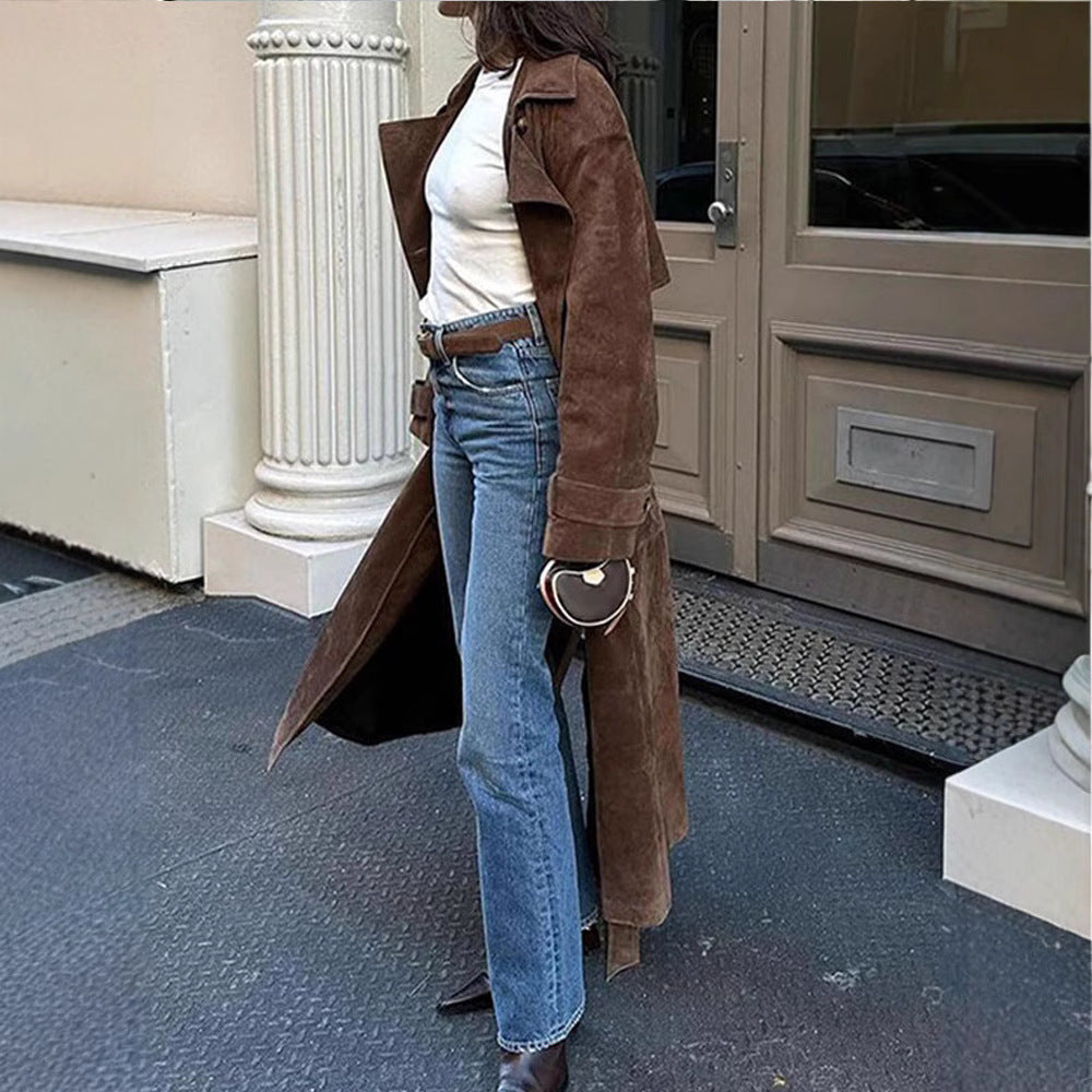 Damen Langer Doppelreihiger Trenchcoat aus Veloursleder-Optik mit Taillengürtel Nord Taschen