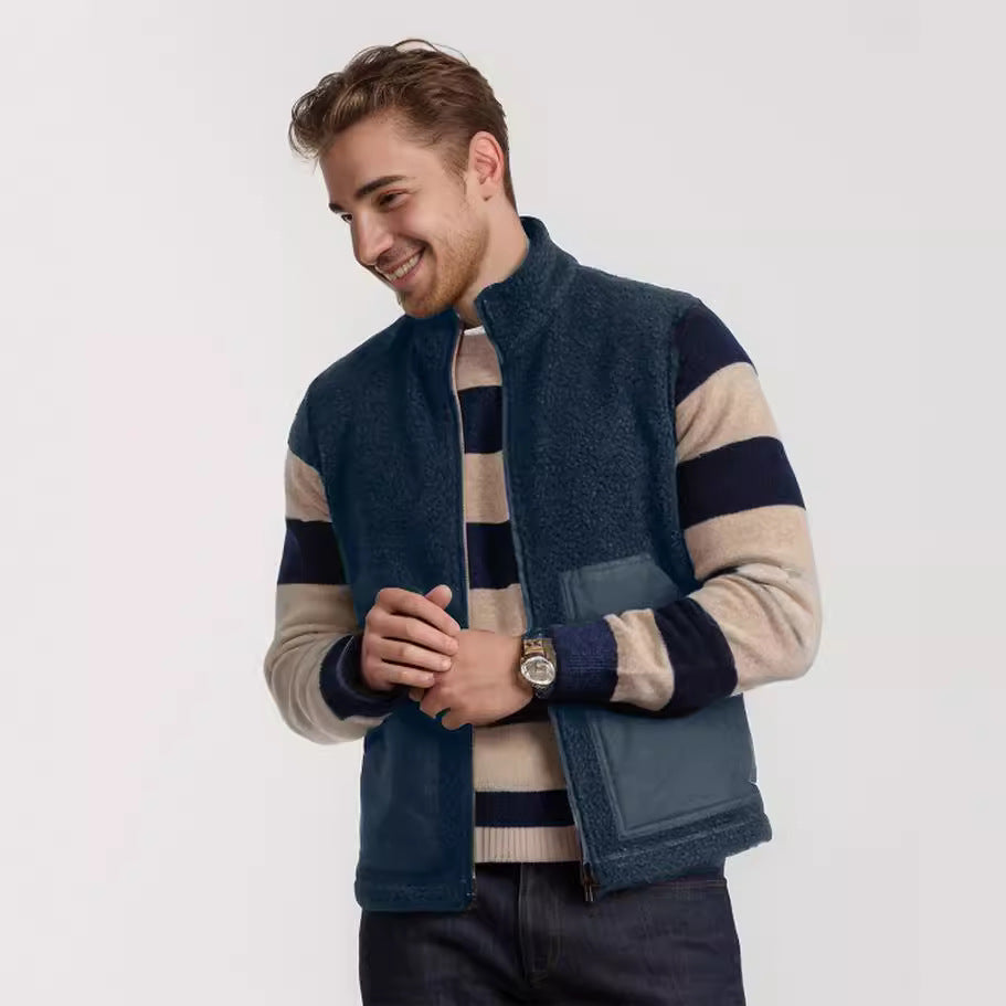 Damen Kurz geschnittene Bouclé-Fleece-Weste mit Stehkragen, Zwei-Wege-Reißverschluss und kontrastierenden Aufsatztaschen Nord Taschen
