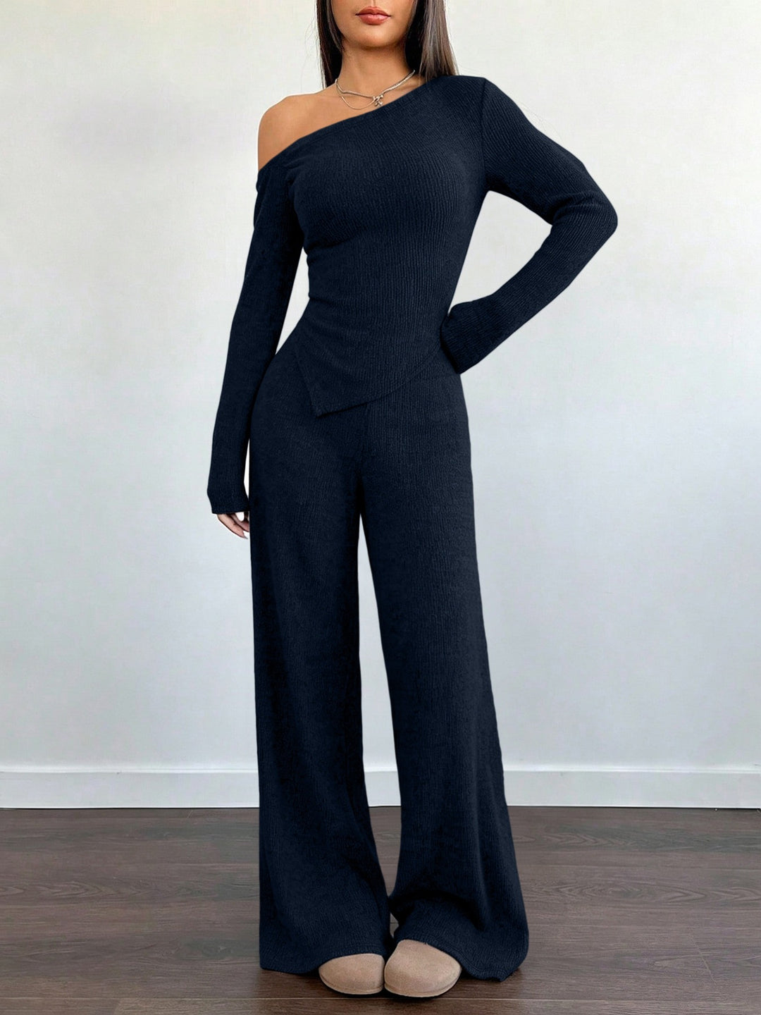 Damen Asymmetrisches Strick-Lounge-Set mit One-Shoulder-Oberteil und weitem Bein Nord Taschen